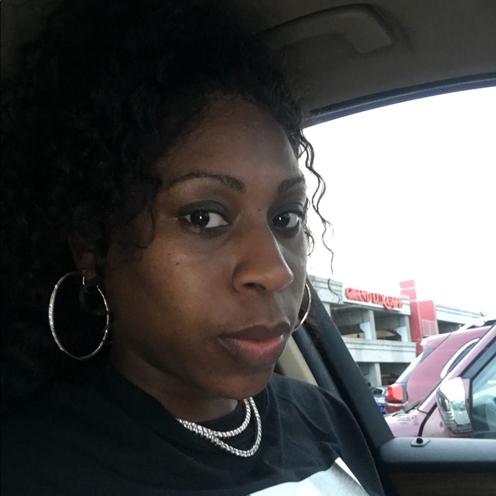 Meet your Posher, Jamilah